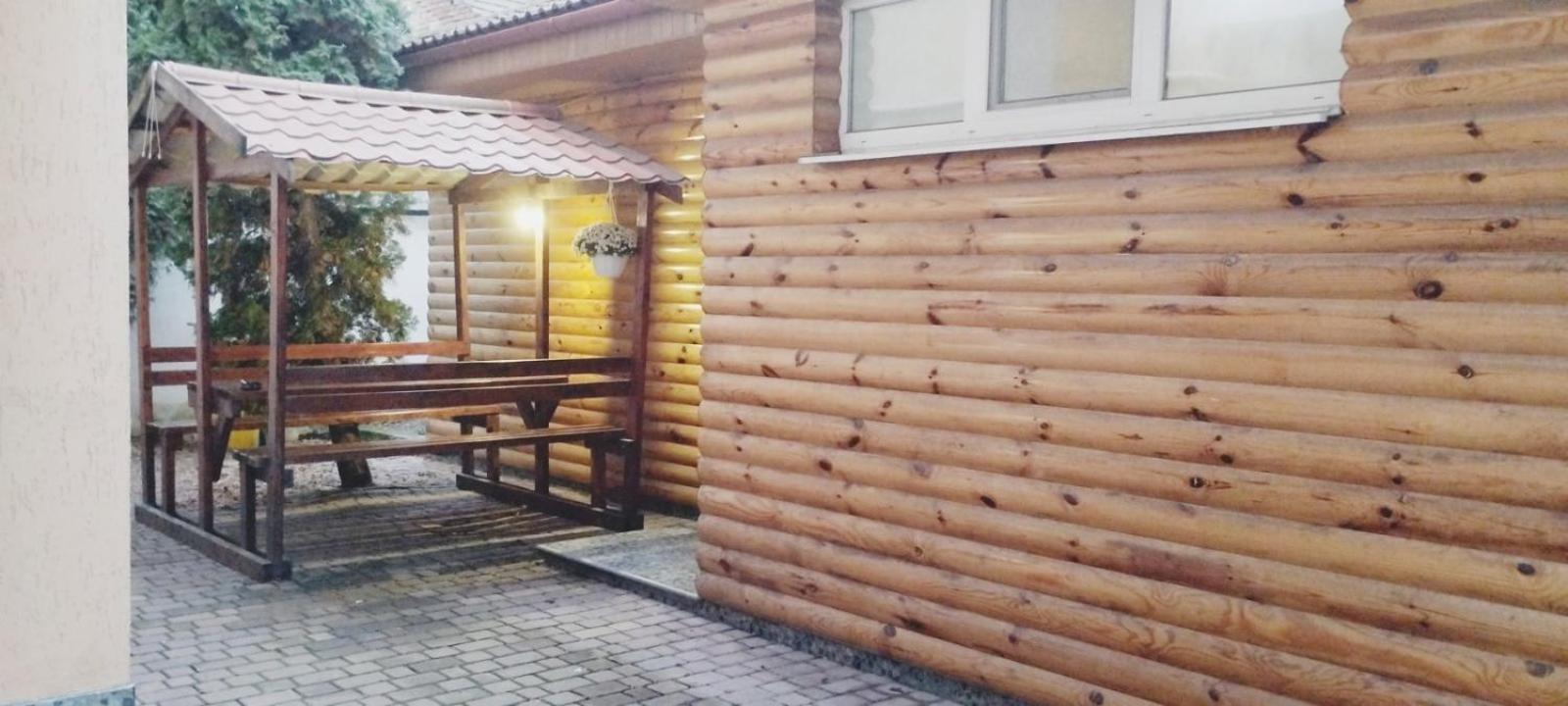 Domino Berehove (Transcarpathia) Exterior foto
